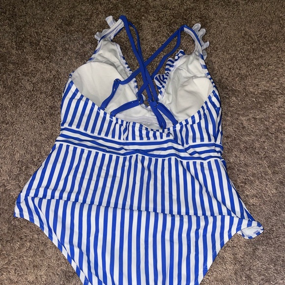 Cupshe Striped Ruffled One Piece - Picture 4 of 7